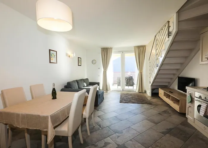 Bellavista Apartment *